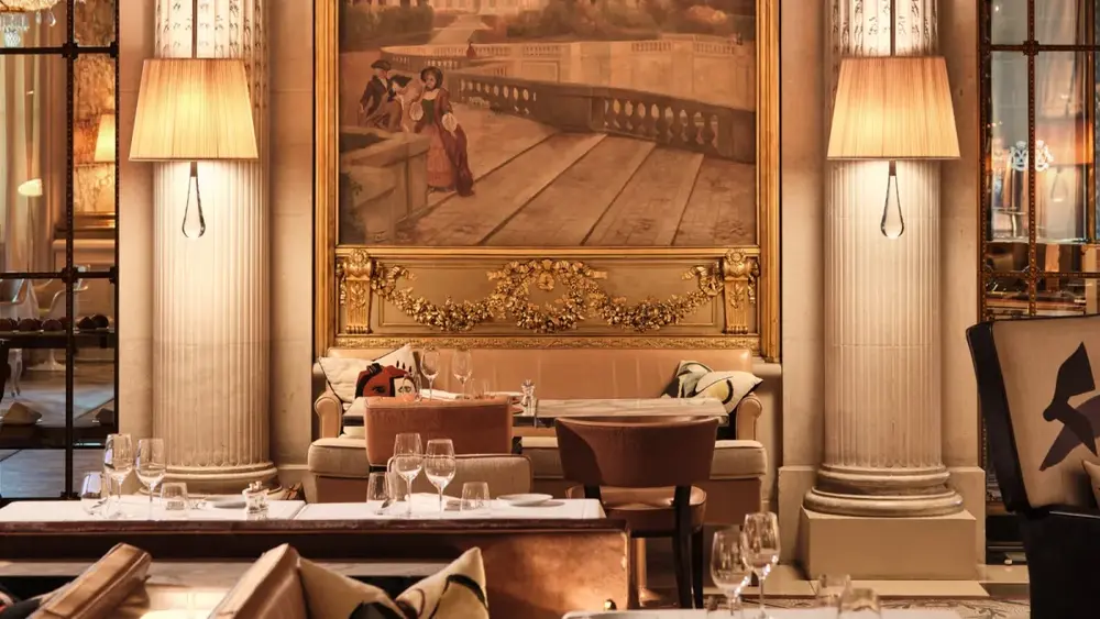 Paris: alta gastronomia surrealista e luxo real