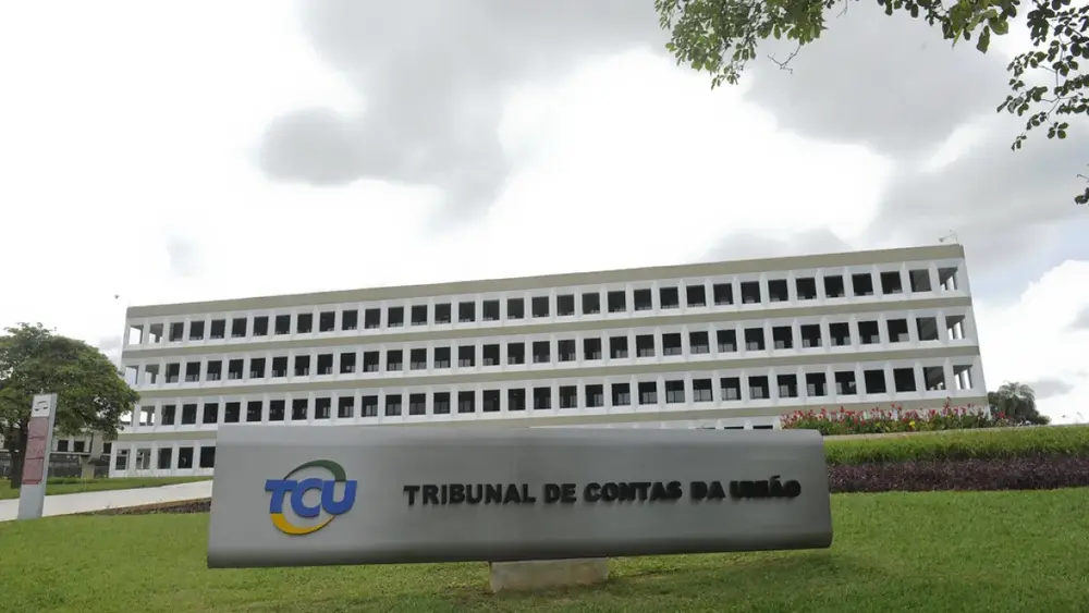 TCU envia lista com 6,1 mil gestores irregulares à Justiça Eleitoral