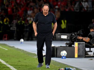 Bahia e Grêmio empatam sob protestos contra Ceni na Fonte Nova