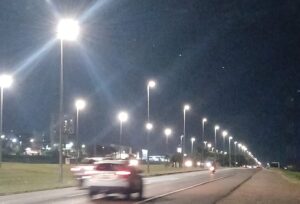 Força-tarefa reforça iluminação pública em Samambaia