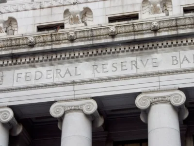Inflação de 1 ano nos EUA sobe a 3,6% em abril, diz Fed