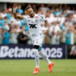 Neymar marca e Santos vence Bragantino em despedida da Vila