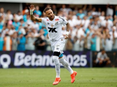 Neymar marca e Santos vence Bragantino em despedida da Vila