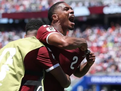 Catar arranca empate heroico nos acréscimos e conquista 1º ponto em Copas